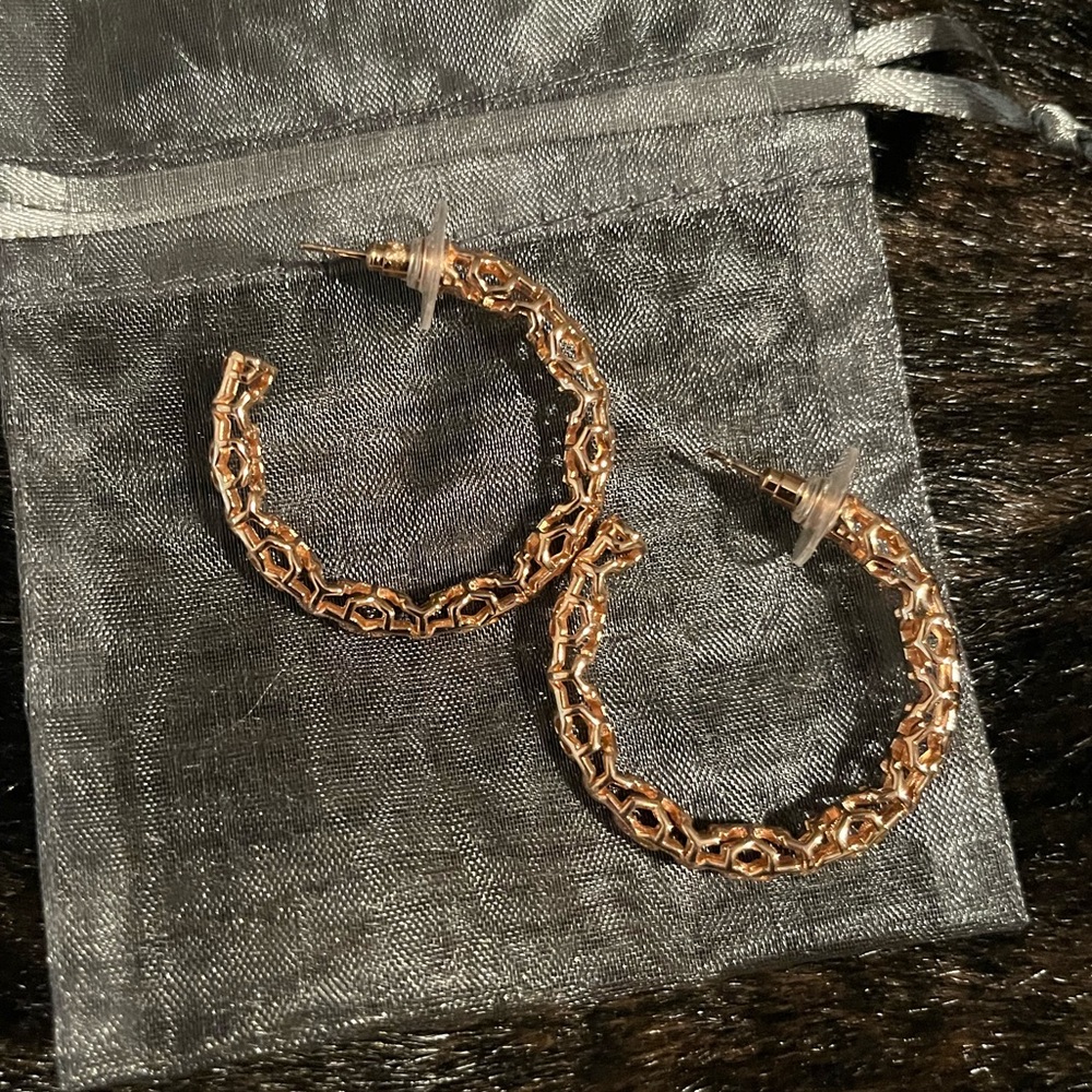 Kendra Scott Earrings 🫶🏻